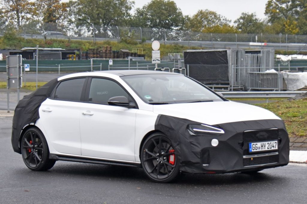 Fotos espía del Hyundai i30 N Fastback. El deportivo más práctico 7 Motor16 Hyundai i30 Fastback N facelift 5 Motor16