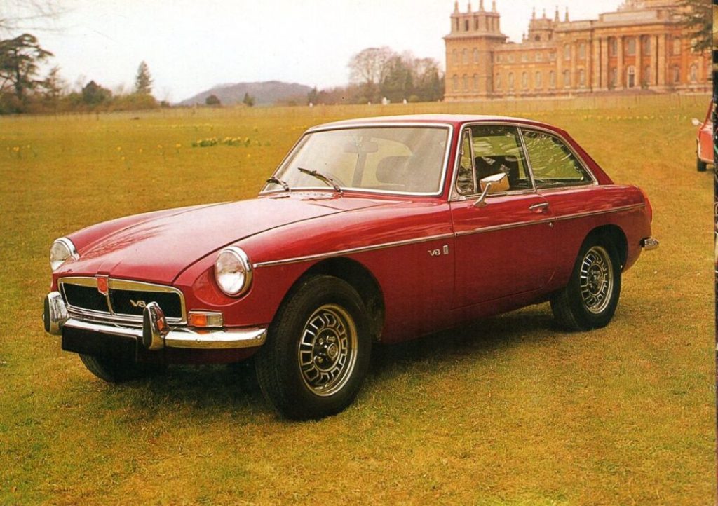 El MGB GT V8 cumple 50 años y se reencarna en el MG4 XPower... o eso dicen 6 Motor16 MGB GT V8 3 Motor16