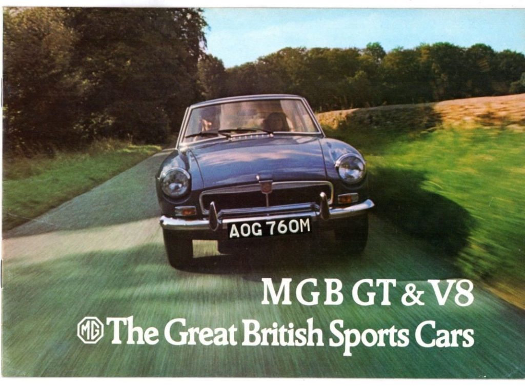 El MGB GT V8 cumple 50 años y se reencarna en el MG4 XPower... o eso dicen 11 Motor16 MGB GT V8 8 Motor16