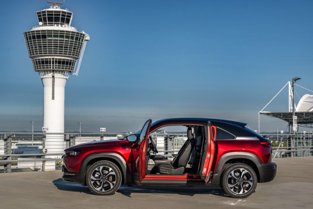 Primera prueba del Mazda MX-30 R-EV. Lo mejor de dos mundos 12 Motor16 Mazda MX 30 R EV 17 Motor16