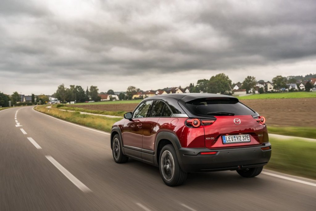 Primera prueba del Mazda MX-30 R-EV. Lo mejor de dos mundos 1 Motor16 Mazda MX-30 R-EV (2)