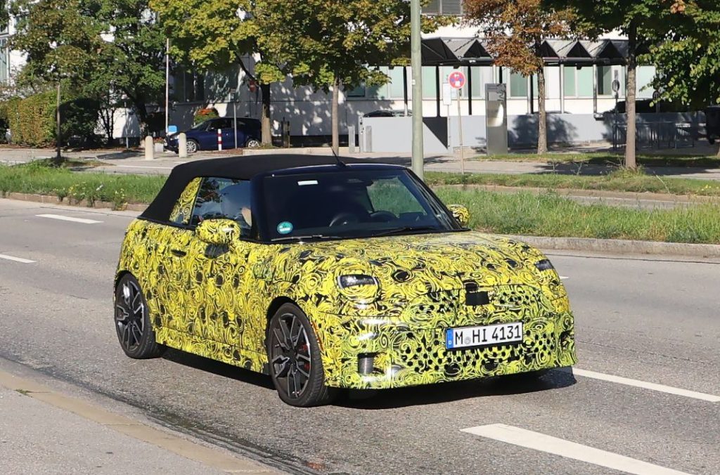 Fotos espía del Mini Cooper Cabrio 2024… con sorpresa 14 Motor16 Mini Cabrio 2024 19 Motor16