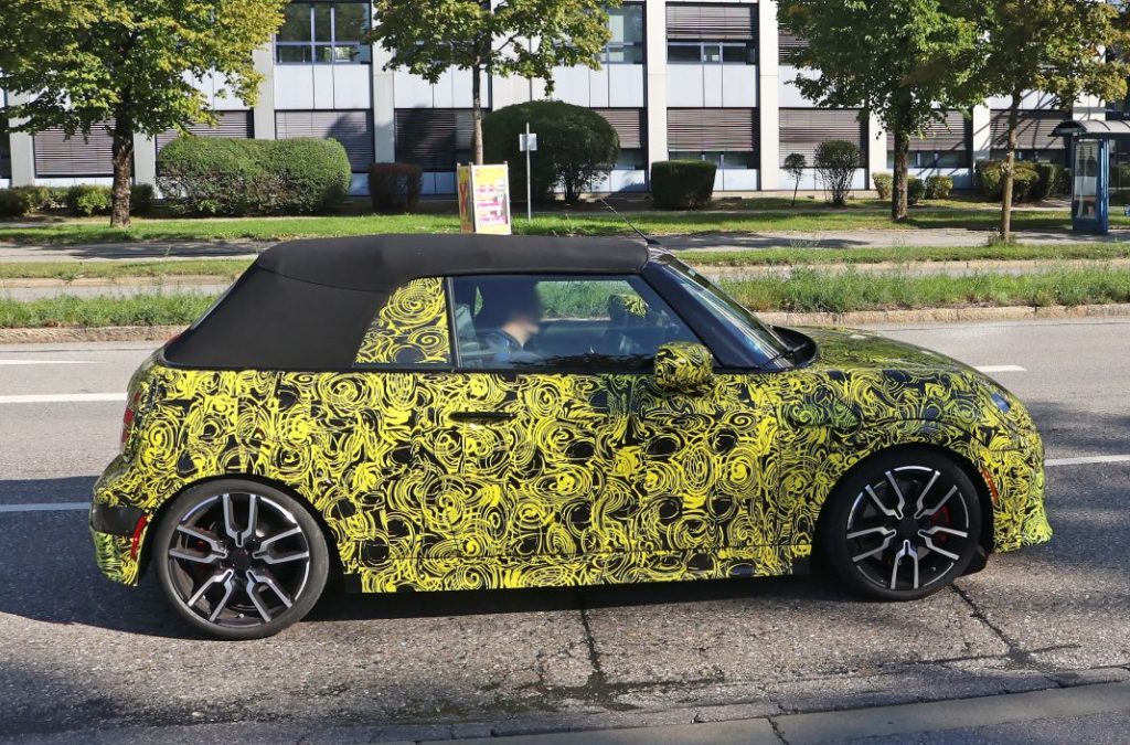 Fotos espía del Mini Cooper Cabrio 2024… con sorpresa 19 Motor16 Mini Cabrio 2024 24 Motor16