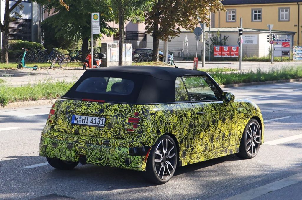 Fotos espía del Mini Cooper Cabrio 2024… con sorpresa 21 Motor16 Mini Cabrio 2024 26 Motor16