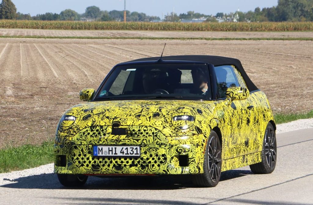 Fotos espía del Mini Cooper Cabrio 2024… con sorpresa 5 Motor16 Mini Cabrio 2024 3 Motor16