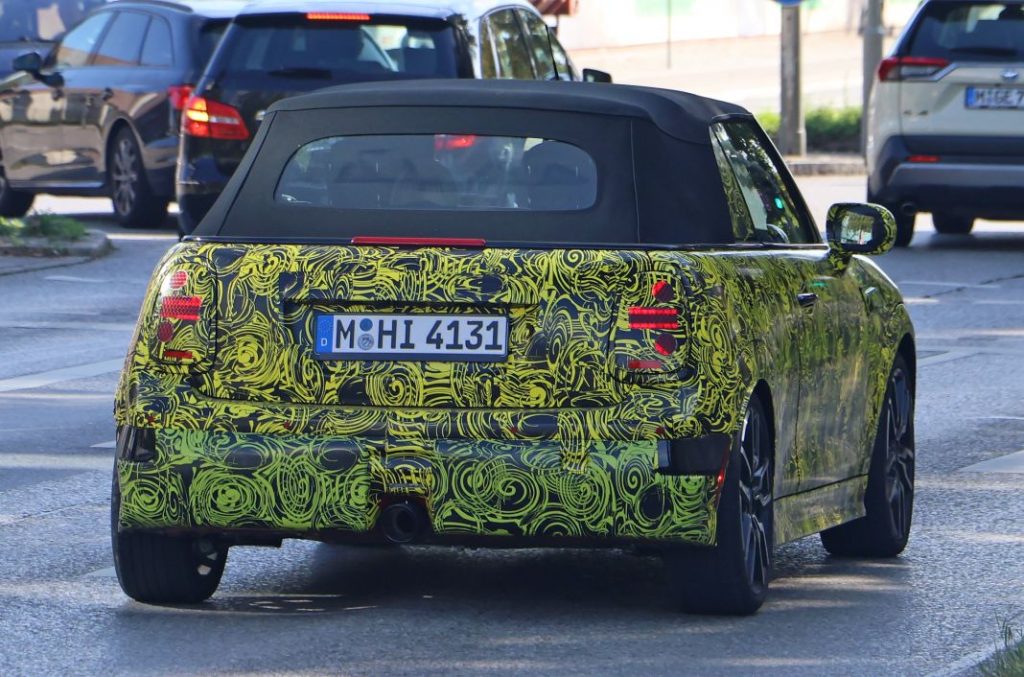 Fotos espía del Mini Cooper Cabrio 2024… con sorpresa 23 Motor16 Mini Cabrio 2024 31 Motor16