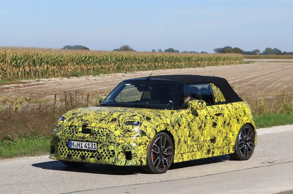 Fotos espía del Mini Cooper Cabrio 2024… con sorpresa 7 Motor16 Mini Cabrio 2024 5 Motor16