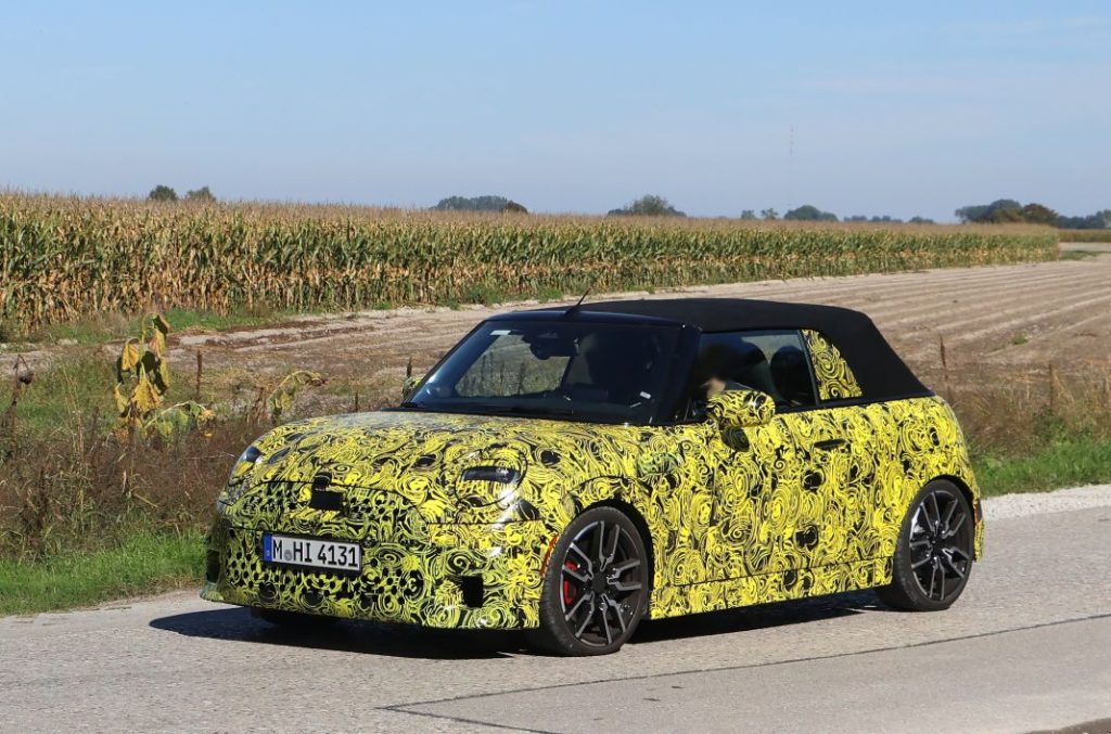 Fotos espía del Mini Cooper Cabrio 2024… con sorpresa 8 Motor16 Mini Cabrio 2024 6 Motor16