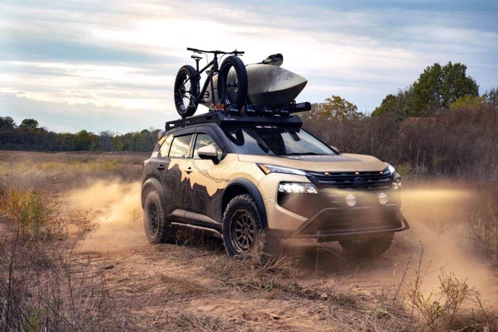 Un Nissan Navara extremo, un X-Trail todototerreno y una berlina atómica son las propuestas de Nissan en el SEMA 4 Motor16 Nissan Rogue X Trail Sema 2023 16 Motor16