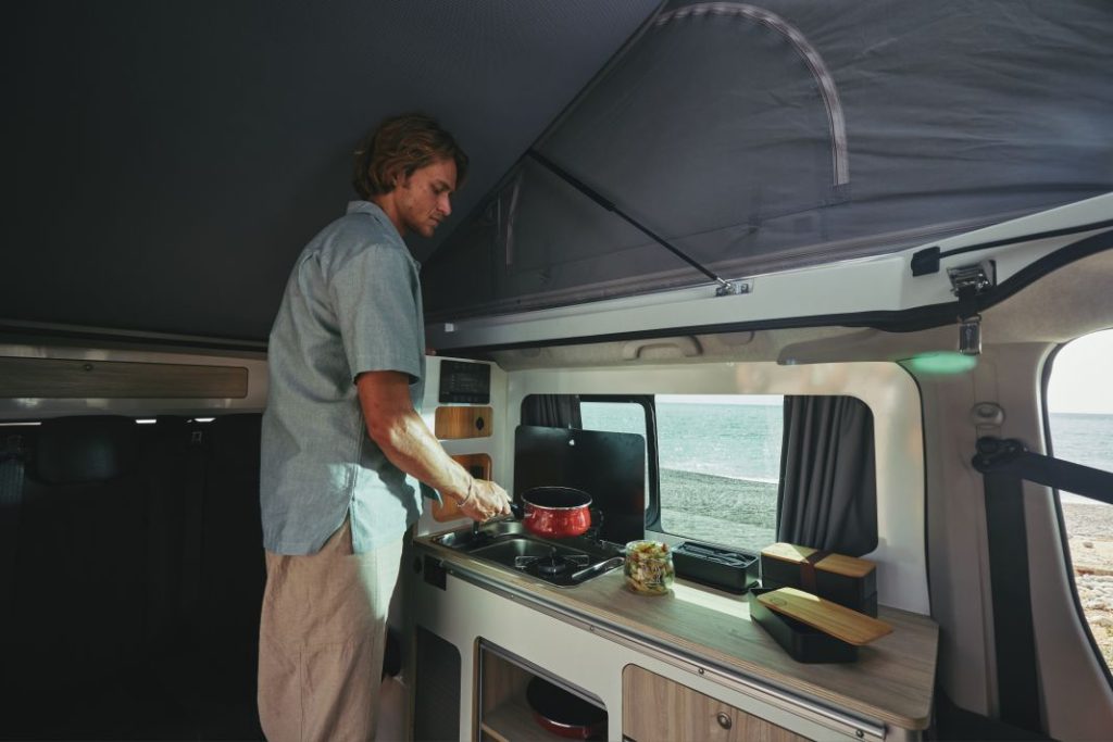 Nissan Ventus Camper 15 Motor16