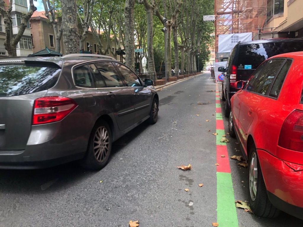 Evita multas y conoce las diferencias entre las lineas azules y las lineas verdes de aparcamientos 1 Motor16 OTA 2 Motor16