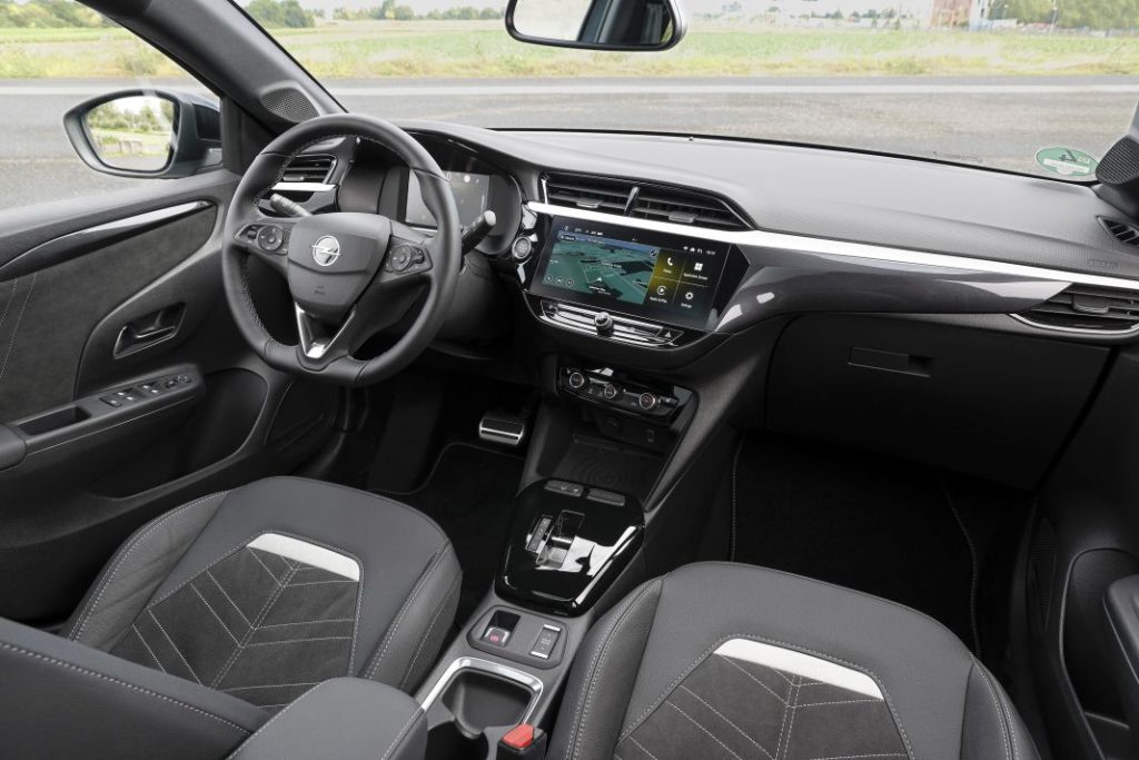 El nuevo Opel Corsa, listo para seguir triunfando 7 Motor16 2023 Opel Corsa. Imagen interior.