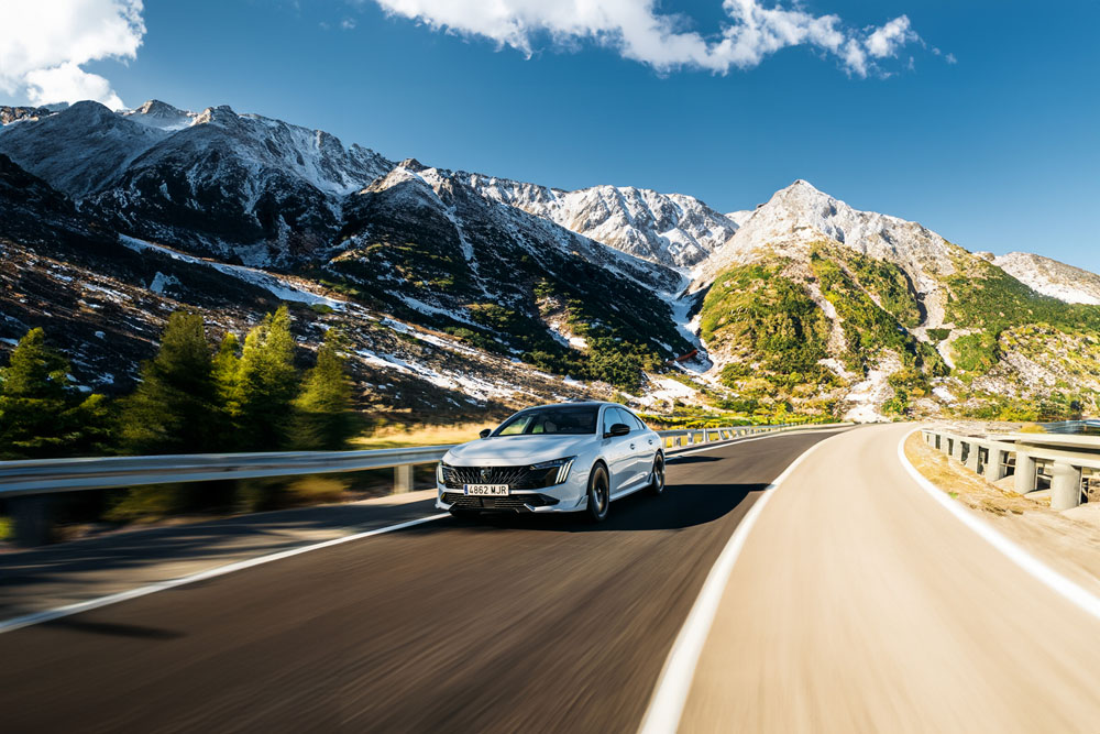 Primera prueba del Peugeot 508 PHEV 180: elegante, tecnológico y eficiente 6 Motor16 PEUGEOT 508 2 Motor16