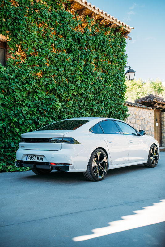 Primera prueba del Peugeot 508 PHEV 180: elegante, tecnológico y eficiente 10 Motor16 PEUGEOT 508 6 Motor16