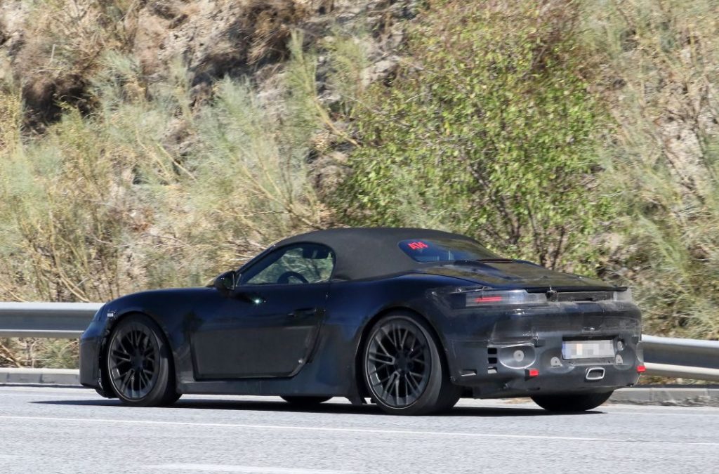 El Porsche 718 Boxster eléctrico pierde camuflaje 7 Motor16 Porsche Boxster electrico 8 Motor16