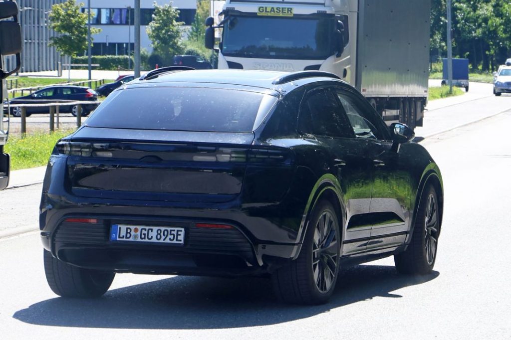 El Porsche Macan eléctrico se prepara para desafiar al Tesla Model Y 15 Motor16 Porsche Macan EV 13 Motor16