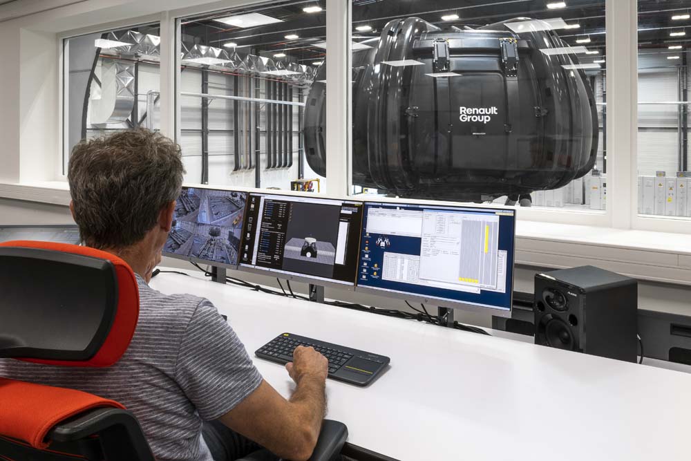 ROADS Renault Operational Advanced Driving Simulator 11 Motor16