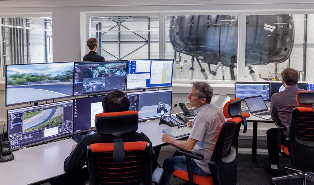 ROADS Renault Operational Advanced Driving Simulator 15 Motor16