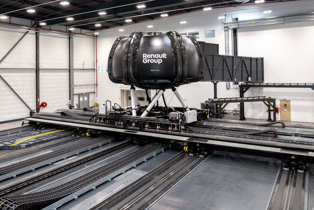 ROADS Renault Operational Advanced Driving Simulator 19 Motor16