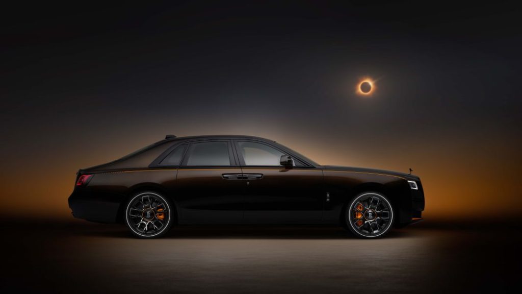 Rolls-Royce Ghost Black Badge Ékleipsis Private Collection: 25 ejemplares diseñados para eclipsarte 1 Motor16 Rolls Royce Black Badge Ghost Ekleipsis 3 Motor16