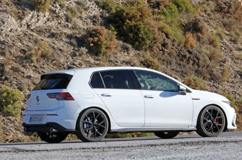El futuro Volkswagen Golf GTI, al descubierto 14 Motor16 VW Golf GTI facelift 12 Motor16