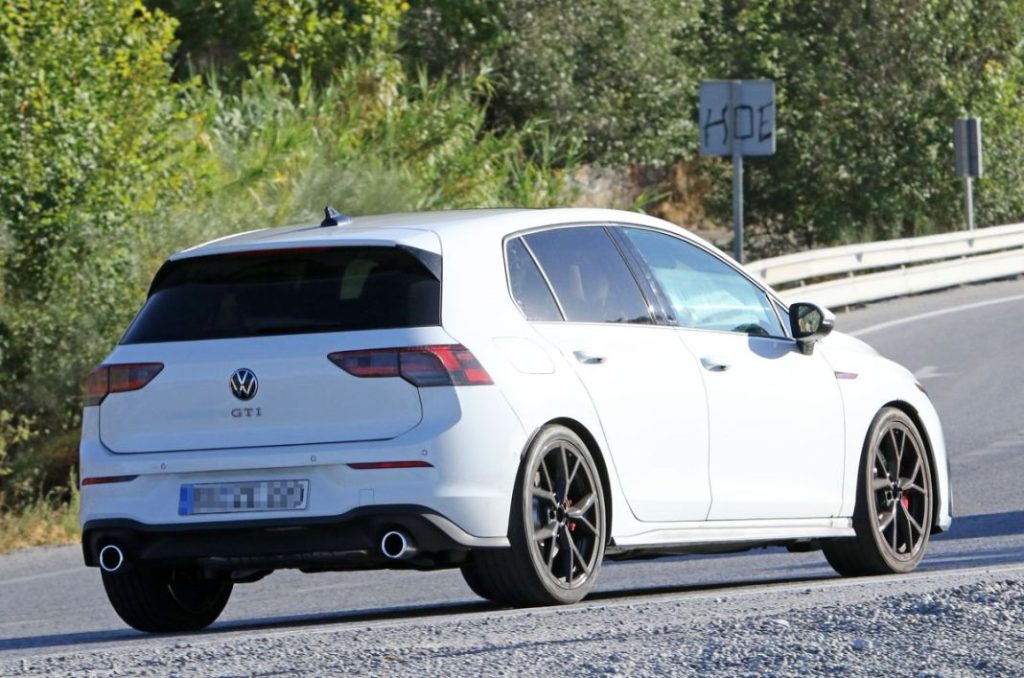 El futuro Volkswagen Golf GTI, al descubierto 17 Motor16 VW Golf GTI facelift 15 Motor16