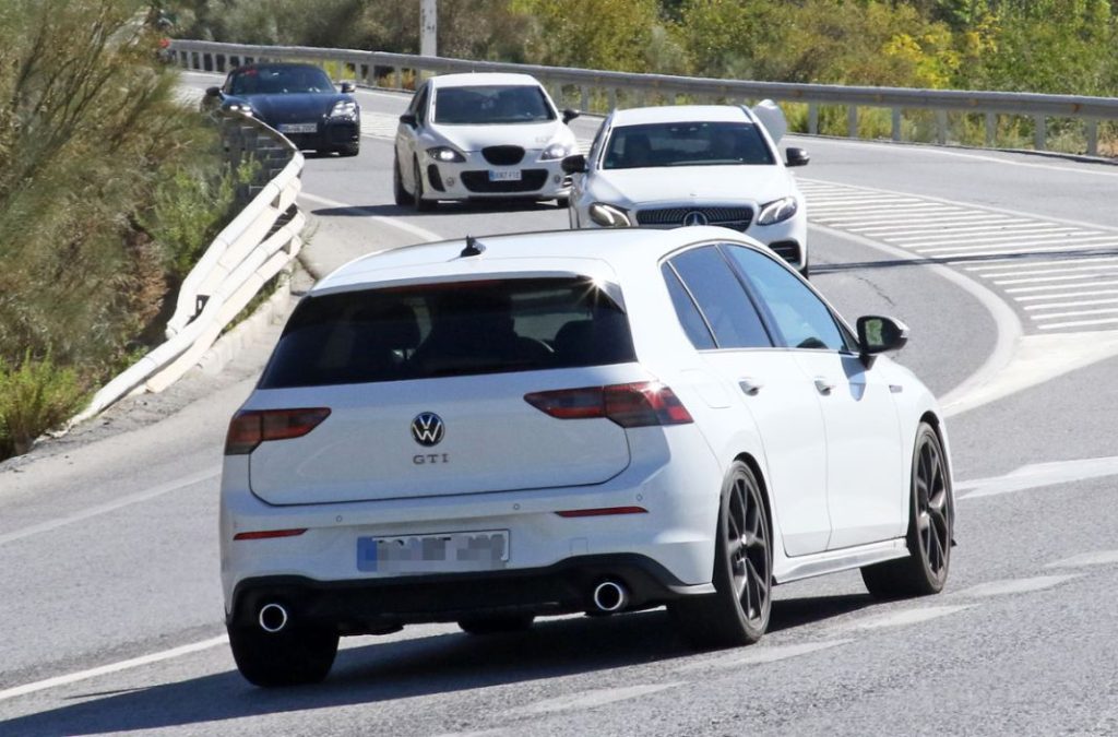 El futuro Volkswagen Golf GTI, al descubierto 8 Motor16 VW Golf GTI facelift 6 Motor16
