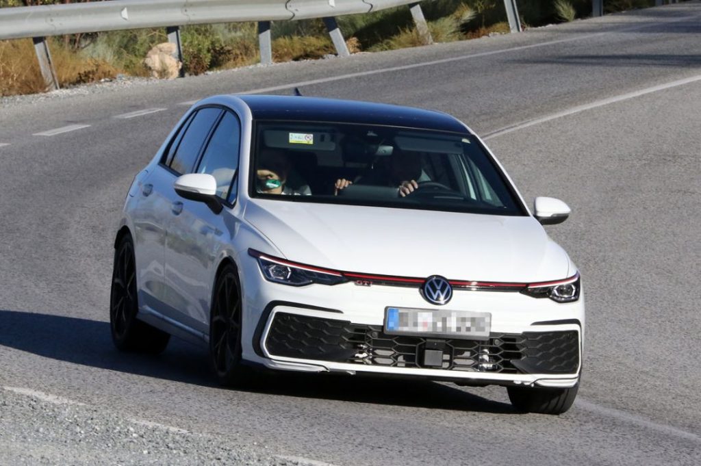 El futuro Volkswagen Golf GTI, al descubierto 10 Motor16 VW Golf GTI facelift 8 Motor16