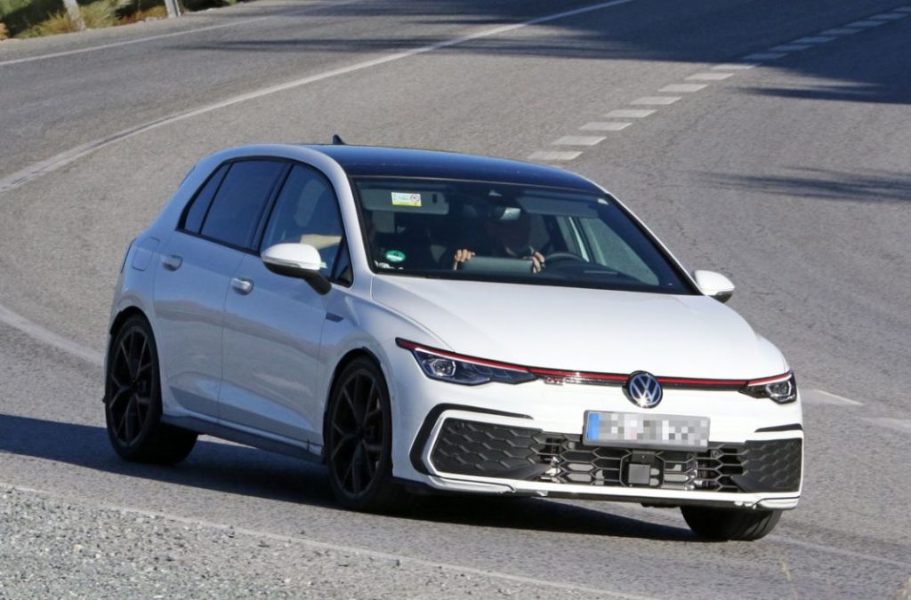 El futuro Volkswagen Golf GTI, al descubierto 11 Motor16 VW Golf GTI facelift 9 Motor16