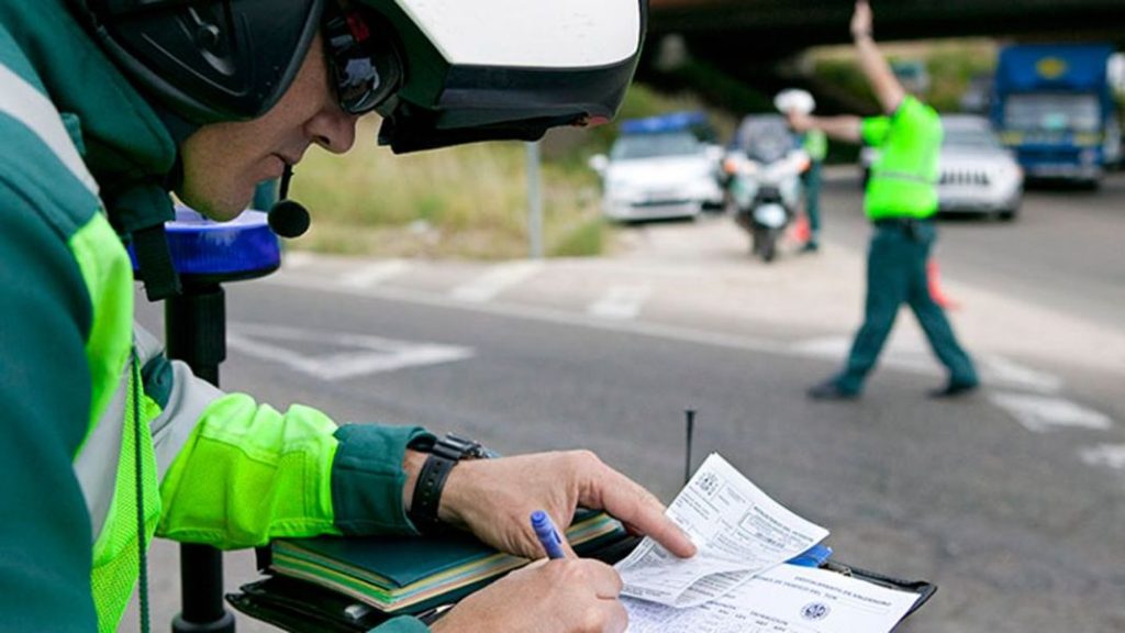 El colmo de todas las multas de la DGT le ha costado la retirada del carnet hasta septiembre de 2031 81 Motor16 infractor