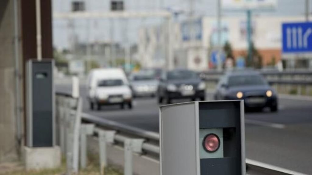 La manera de recurrir una multa de un radar de velocidad de la DGT para que te devuelvan 300 euros y 2 puntos 7 Motor16 DGT