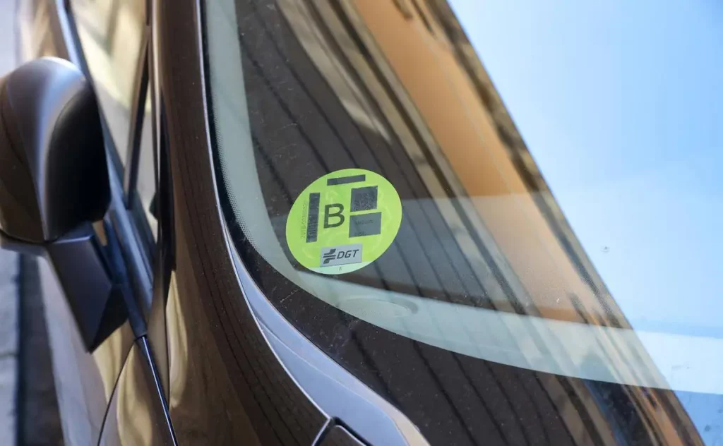 Llega el verano y se estrena fase con nuevas restricciones para los coches con etiqueta B, la de color amarillo 2 Motor16 gijon etiqueta ambiental U40217254423xlC 1248x770@El Comercio ElComercio Motor16