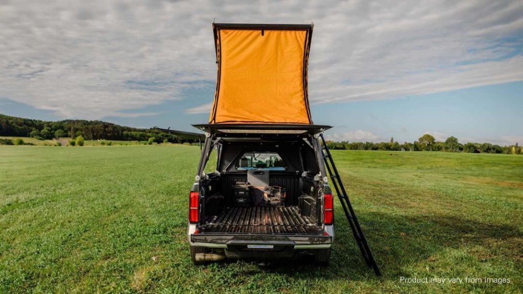 2023 Toyota Tacoma GoFastCampers. Imagen trasera.