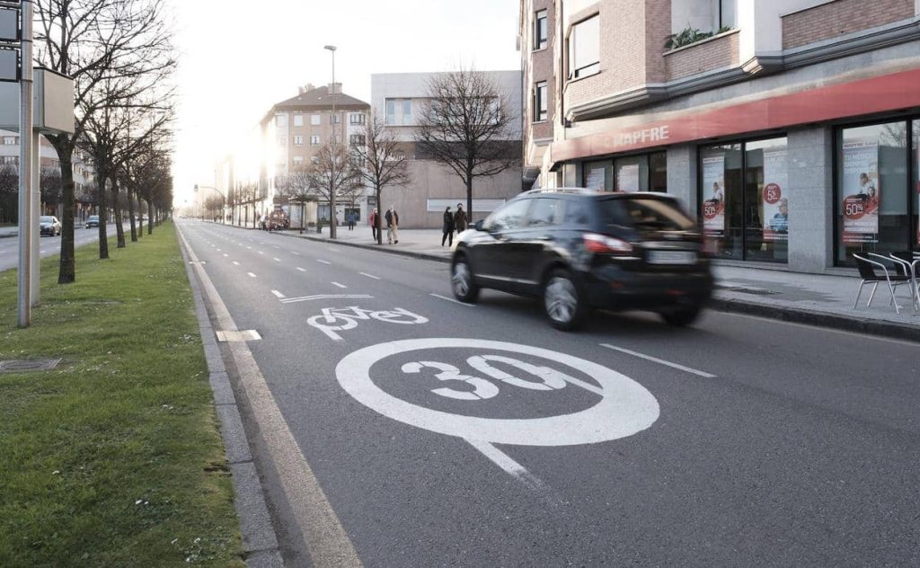 La multa con la que sueña la DGT: 1,4 millones por superar el límite en 56 km/h 130 Motor16 conductor