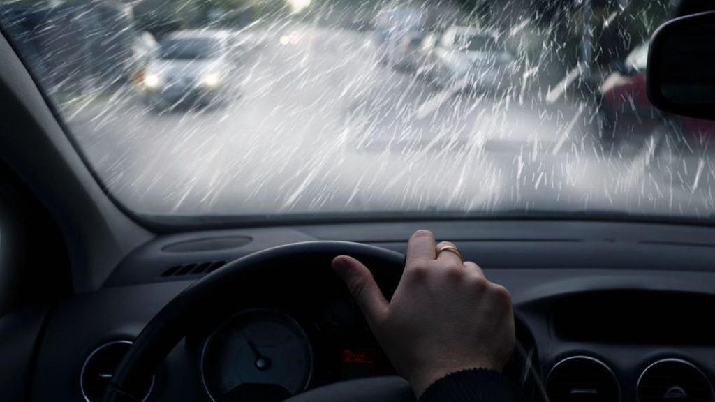 lluvia conducir coche 7 Motor16