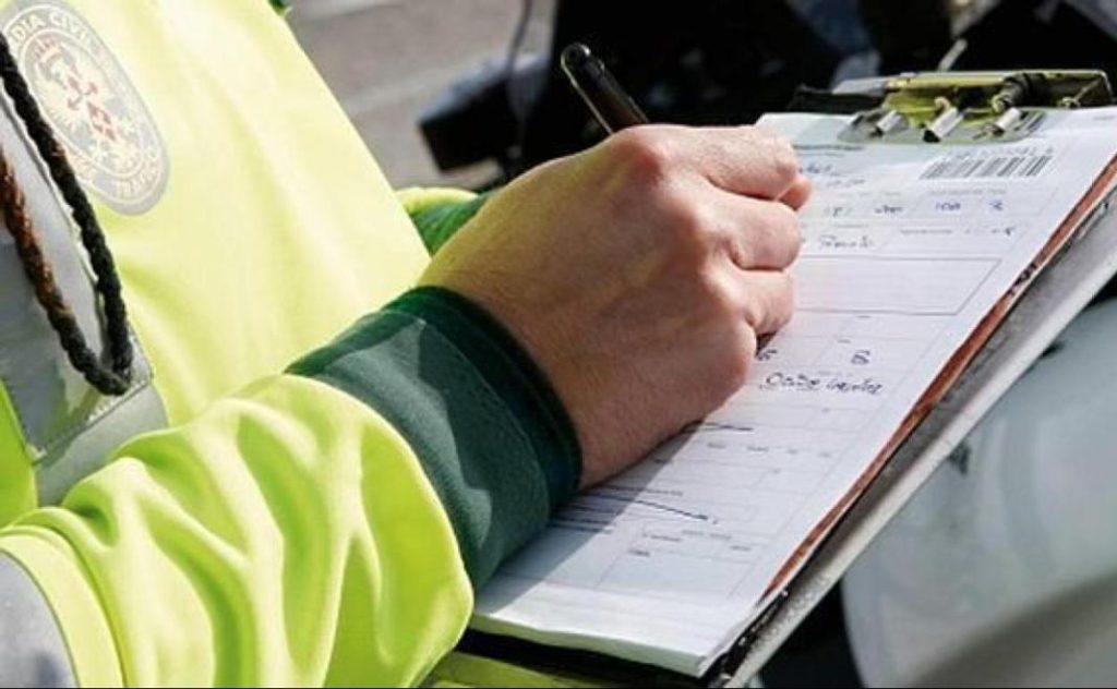 Infracciones al volante: lo que ayer pasaba desapercibido, hoy tiene consecuencias 1 Motor16 multa kCUB U160846127487zPE 1248x770@Diario Sur 2 Motor16