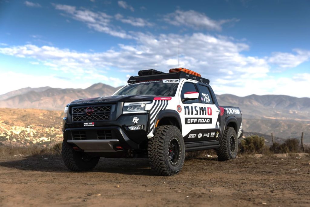Un Nissan Navara extremo, un X-Trail todototerreno y una berlina atómica son las propuestas de Nissan en el SEMA 22 Motor16 nissan navara frontier sema 2023 1 Motor16