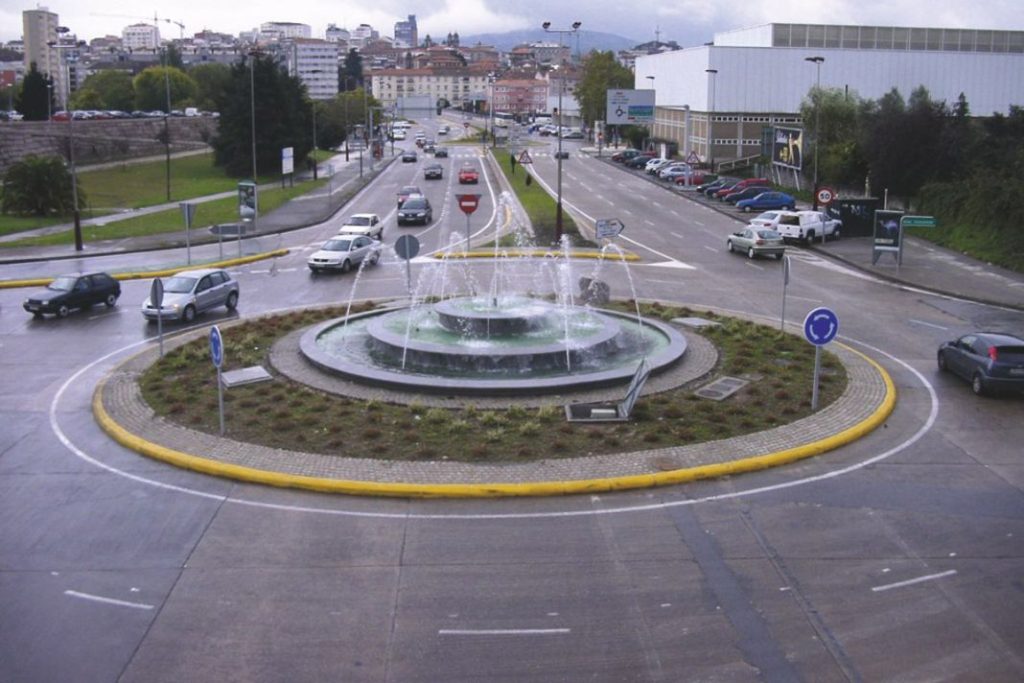 rotonda coche 1 Motor16