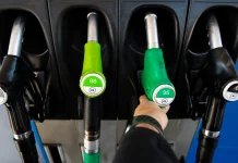 Ni Repsol, ni Cepsa, ni BP… Esta es la gasolina con la que tu coche recorrerá más kilómetros
