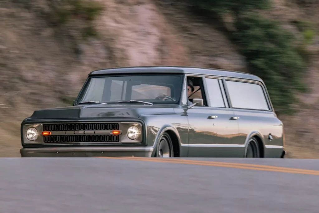 1970 Icon Chevrolet Suburban 10 Motor16