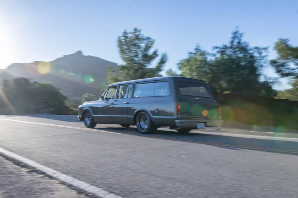 1970 Icon Chevrolet Suburban 16 Motor16