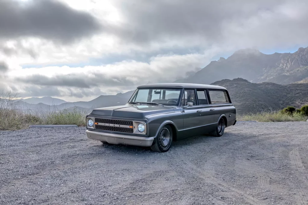 1970 Icon Chevrolet Suburban 21 Motor16