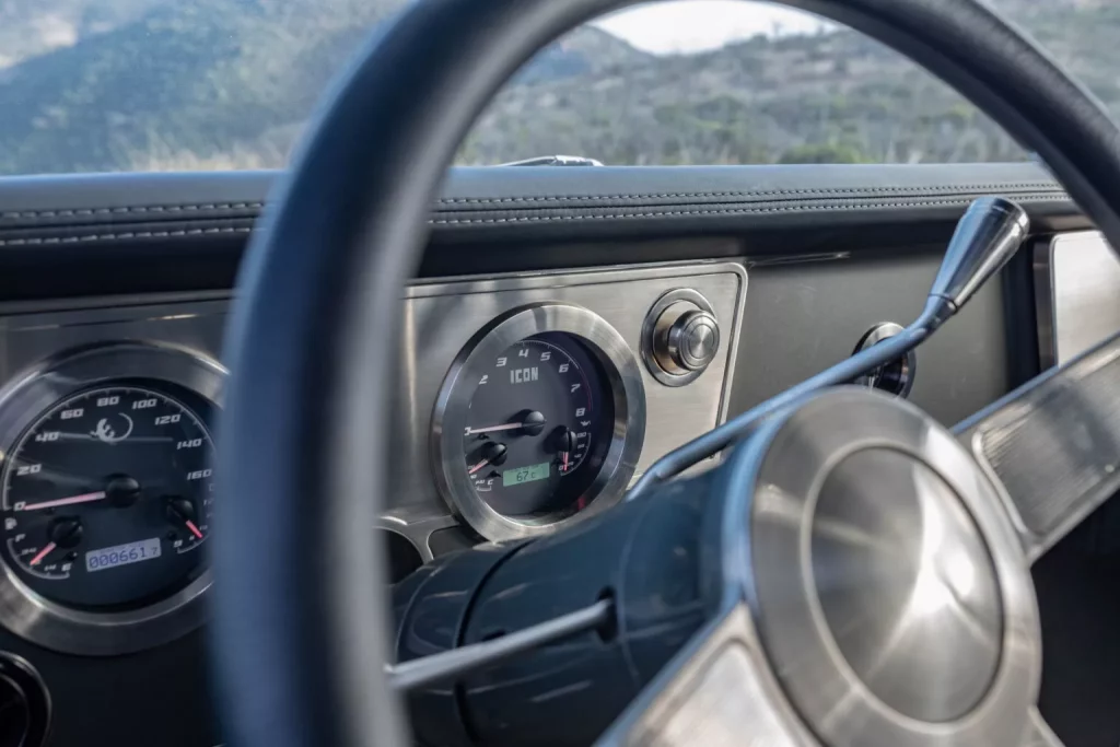 1970 Icon Chevrolet Suburban 23 Motor16