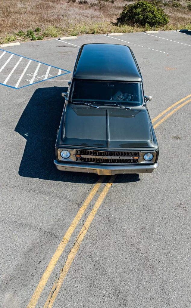 1970 Icon Chevrolet Suburban 3 Motor16