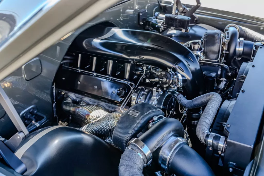 1970 Chevrolet Suburban. Imagen motor.