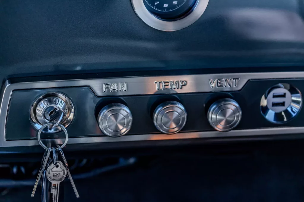 1970 Icon Chevrolet Suburban 35 Motor16