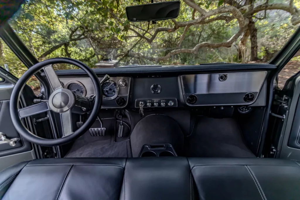 1970 Icon Chevrolet Suburban 37 Motor16
