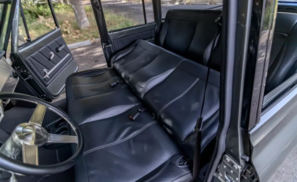 1970 Icon Chevrolet Suburban 38 Motor16
