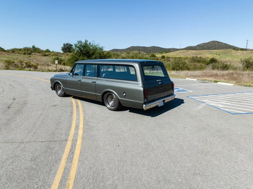 1970 Icon Chevrolet Suburban 6 Motor16