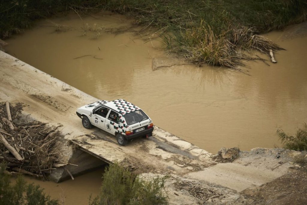 El Skoda Favorit resiste al Iberian Classic Raid. En el que hemos participado 19 Motor16 1994 Skoda Favorit Rally 4 Motor16